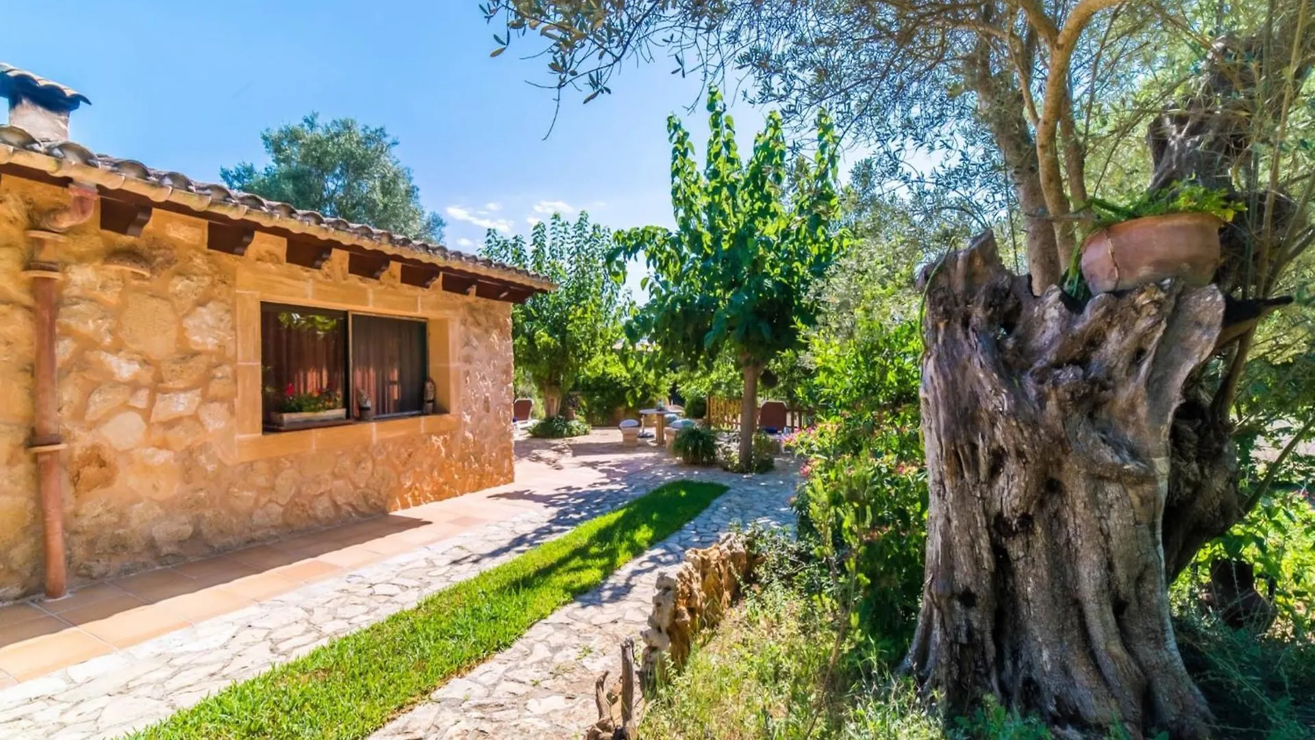 Tranquil Country House In Capdepera בית נופש